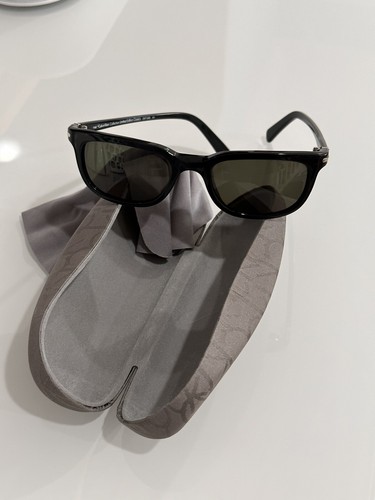 Calvin Klein Limited Edition Classics CK7108S 001 | Black Sunglasses | 140mm - Picture 2 of 8