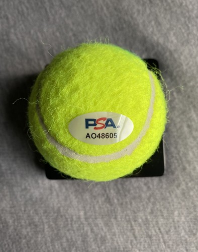 TENNIS GREAT- ROGER FEDERER AUTOGRAPH PENN 4 TENNIS BALL PSA/DNA AO48605 - Picture 3 of 3