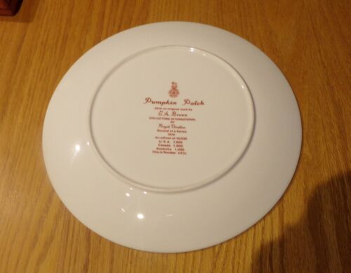 Royal Doulton Pumpkin Patch by CA Brown 1978 American Tapestry Series Plate - Picture 3 of 4