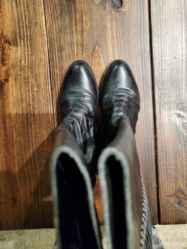 Very Volatile "Fringe" Black Leather Knee High Pull On Boot Size 7.5 Cute! - Picture 5 of 7