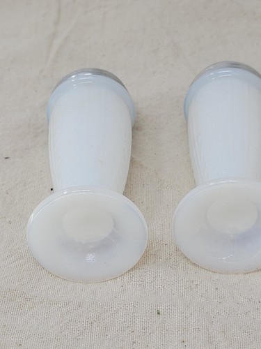 Macbeth Evans American Sweetheart Depression Glass Monax Salt and Pepper Shakers - Picture 4 of 10