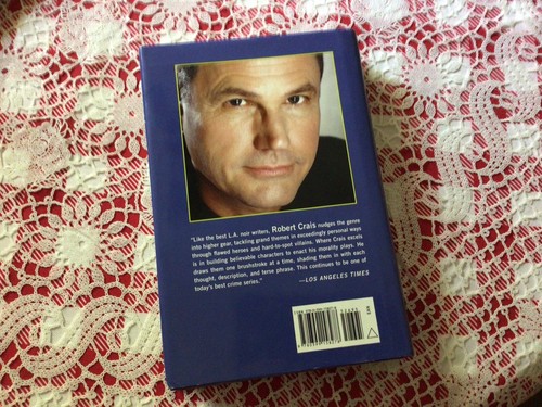 Robert Crais TAKEN Signed 1st Edition 1st Printing - Picture 2 of 8