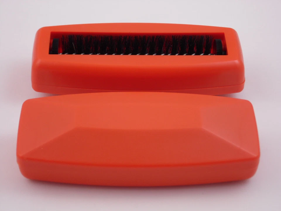 1x CRUMB BRUSH, TABLE ROLLER, ROLLER BRUSH, TABLE SWEEPER, TABLE BRUSH, HAND VACUUM - Image 3 of 4