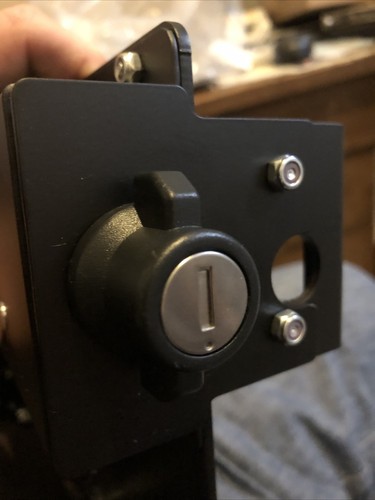 Lund Industries LMS-CF30 Laptop Computer Mounting Station - Zdjęcie 5 z 10