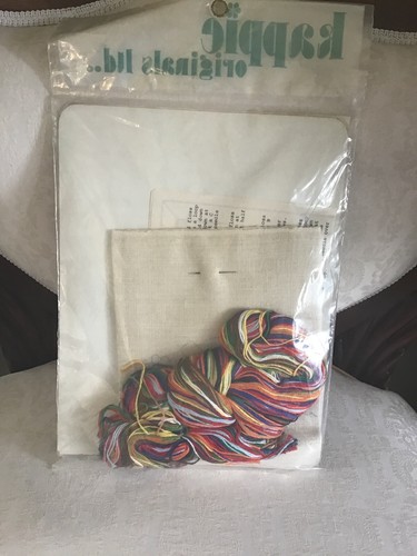New Arrived Nursery Baby Stitchery Cross Stitch Kit 1979 Sampler Kappie Original - Picture 3 of 4