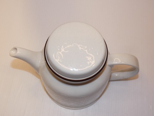Royal Doulton Lambeth Stoneware Ting Pattern Tea Pot - Picture 5 of 8