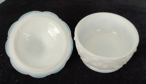 Vintage Kemple Milchglas Schmuck Schale/Schminktisch oder Kommode Box ~ Fleur-de-lis - Bild 5 von 6