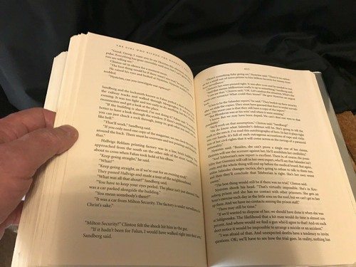 The Girl Who Kicked the Hornet's Nest by Stieg Larsson HCDJ 1st US Ed - Imagen 8 de 9