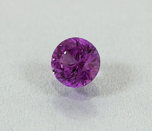 Purple Spinel. Lab Created. Amazing Cut. 5.50 cts. Gorgeous Color & Brilliance. - Picture 3 of 4