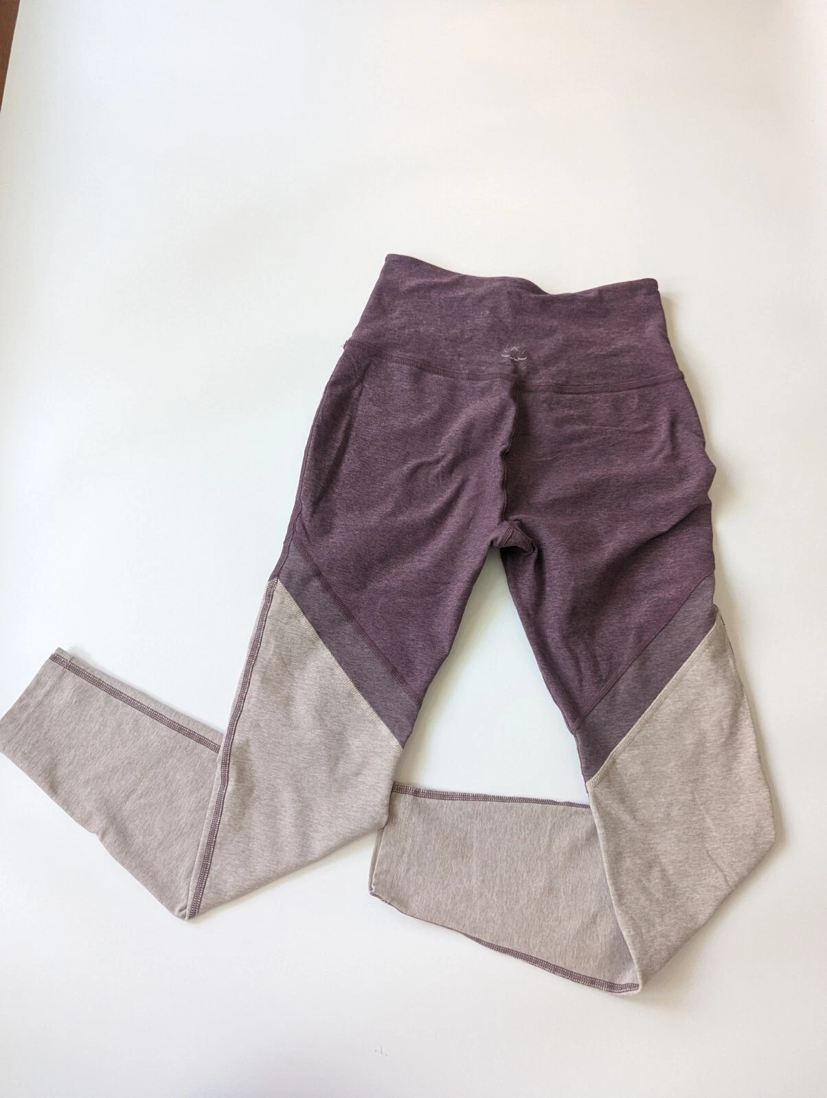 beyond-yoga color block beige leggings