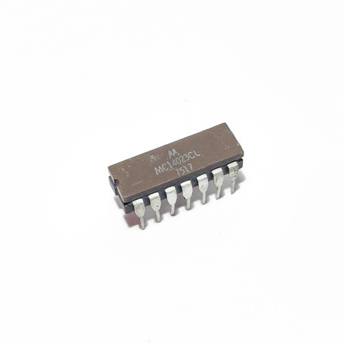 Motorola MC14023CL Triple 3-Input NAND Gate DIP-1 Vintage ( 1975 ) Logic IC NOS - Picture 17 of 17