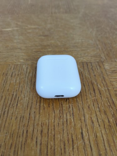 Apple AirPods 2nd Generation with Charging Case (A1602) - White (A2032, A2031) - Photo 3 sur 5