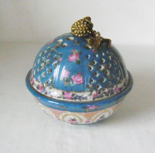 Superb Bronze Mounted Porcelain Pot Pouri Dish & Cover: Modern Chinese - Picture 2 of 6