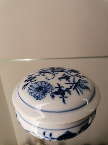 MEISSEN Runde Deckeldose Zwiebelmuster 1.Wahl Konfektdose Bonboniere DM 9,5 cm - Picture 7 of 11