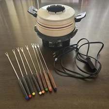 Vintage Regal Ware Electric Fondue Pot with 8 Fondue Forks 1.5 Qt Works