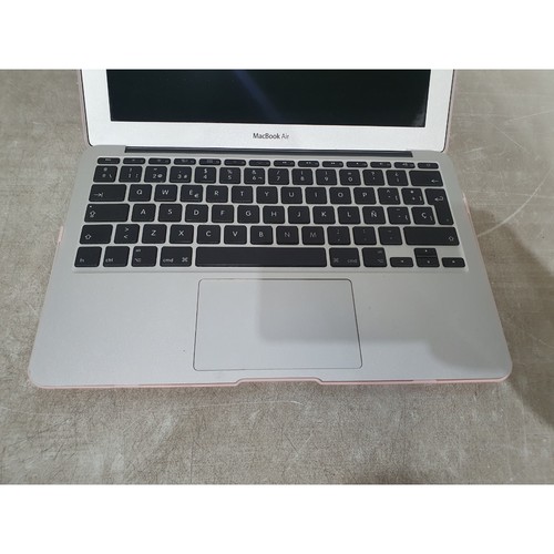 Apple MacBook Air A1370 Laptop Silver Wifi 11.6" LED-Backlit Display (4GB+128GB) - Picture 3 of 16