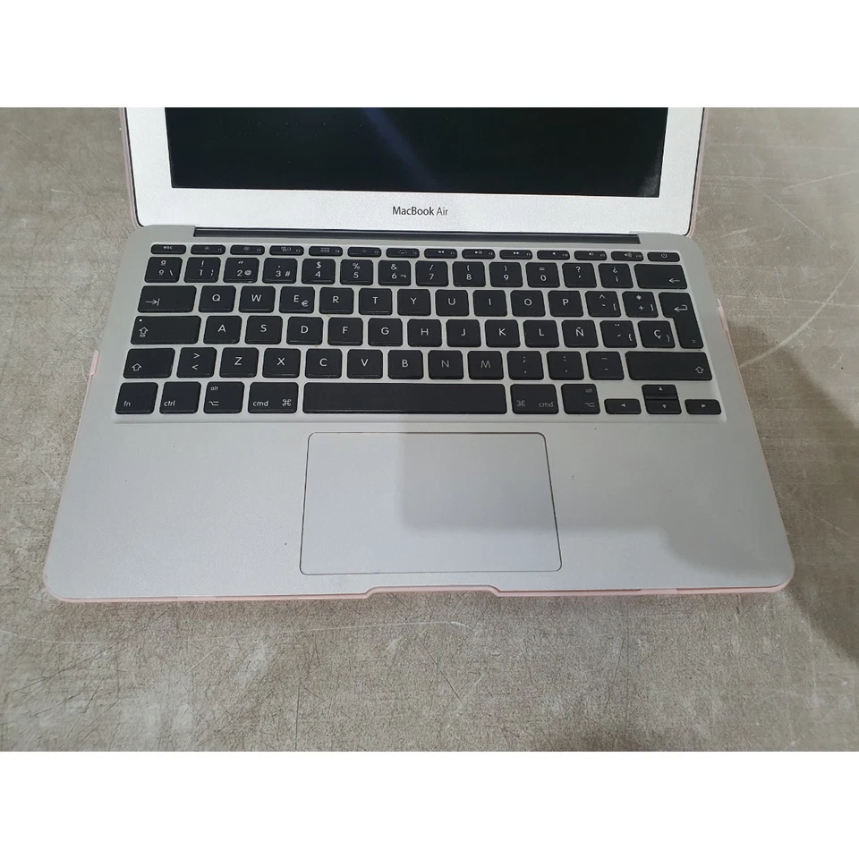 Apple MacBook Air A1370 Laptop Silver Wifi 11.6" LED-Backlit Display (4GB+128GB) - Image 3 of 4