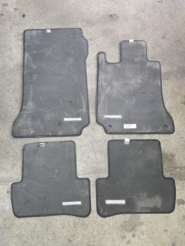 GENUINE MERCEDES BENZ C CLASS 2008-2013 W204 AMG TAILORED CARPET MATS SET - Picture 7 of 12