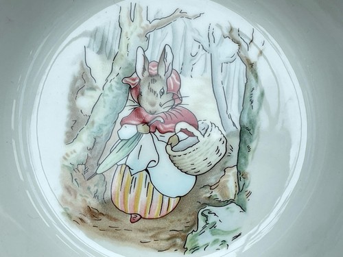 Wedgwood Etruria & Barlaston Peter Rabbit 15cm Bowl Beatrix Potter - Picture 2 of 7