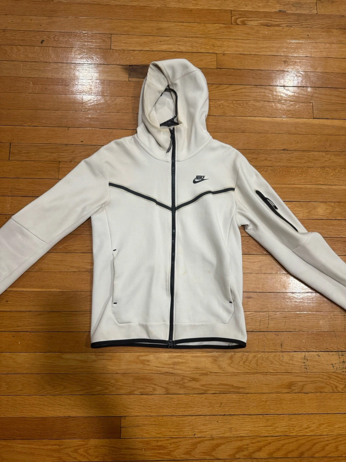 Nike Men’s S White/Black Full Zip Hooded Fleece Hoodie Long Sleeve Solid
Opens in a new window or ta