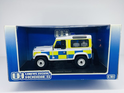 Universal Hobbies 1/18 Land Rover Defender 90 “Norfolk Police” New Sealed Rare - Picture 3 of 18