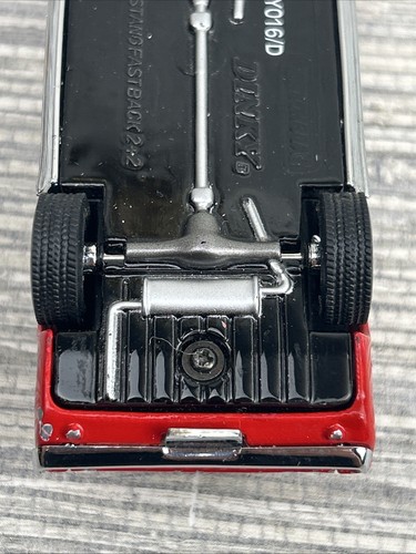 Matchbox 1967 Ford Mustang Fastback 2+2 rot/weiß 1/43 - Bild 8 von 9
