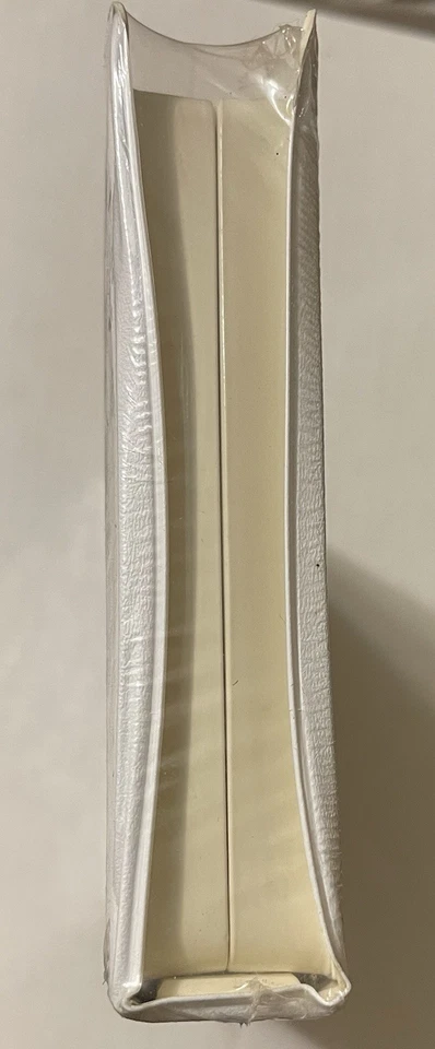 Space Jam w/ Collector's Coin VHS, 1997 Clam Shell WB Brand New Factory Sealed - Image 4 of 4