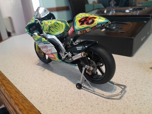 Minichamps 1/12 Modelo Valentino Rossi Aprilia RSW 250ccm Mugello GP 1999 Sin usar, en caja - Imagen 8 de 13