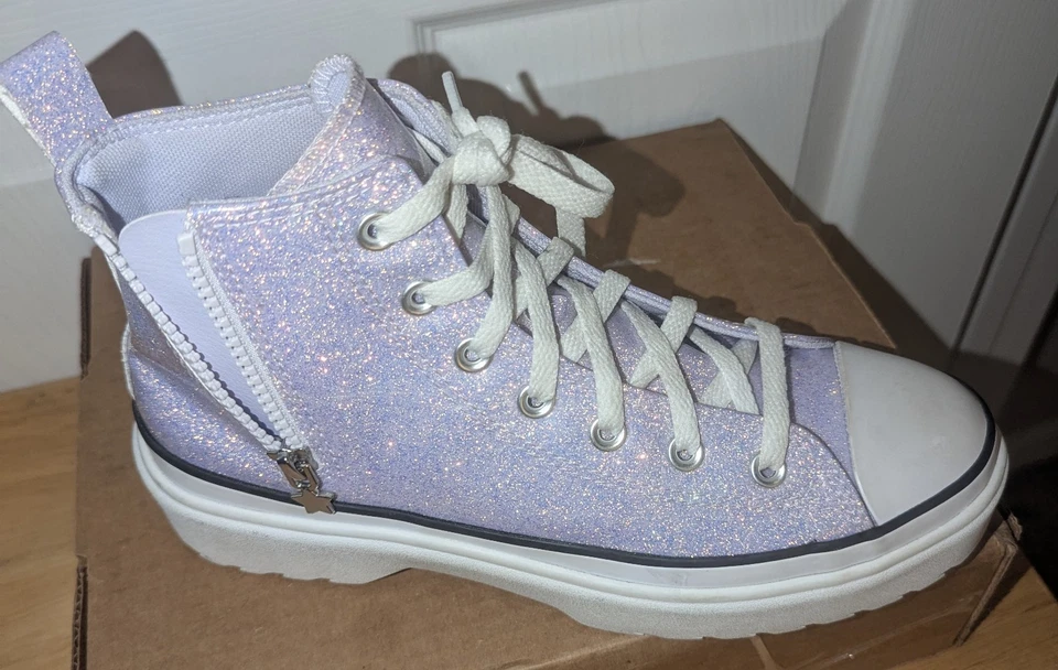 Zapatilla deportiva Converse All Star con orugas rosa brillo - niños 6,5/mujeres 8 **Leer** Foto 2 de 4