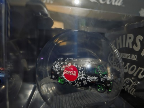 !CHASES! 2025 M2 MACHINES COCA COLA CHRISTMAS ORNAMENT 3 CHASES - Picture 5 of 5