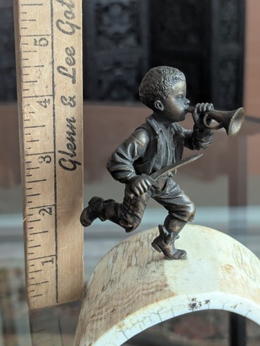 Vtg Bugle Boy Sculpture Bronze & Bovine Base Musician Soldier Art Militia Statue - Picture 10 of 21