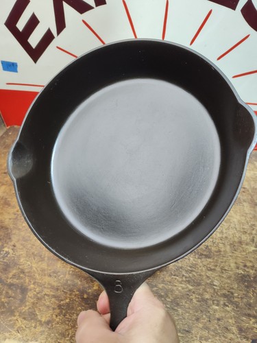"Fully Restored" GRISWOLD #8 CAST IRON SKILLET Slant Logo Seasoned Flat - Picture 3 of 6