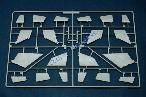 Trumpeter 1/48 02809 RA-5C Vigilante Model - Picture 9 of 9