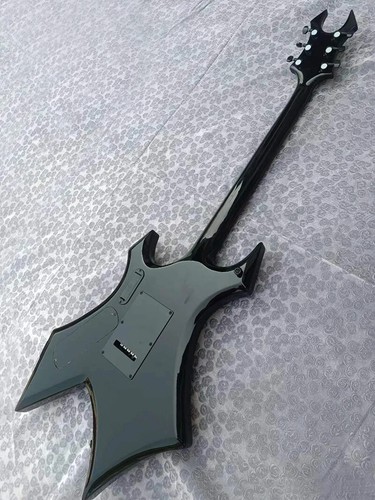 B.C. Rich "Warlock "Electric Guitar, Floyd Rose Vibrato Bridge, Lock String Nut - Picture 10 of 12