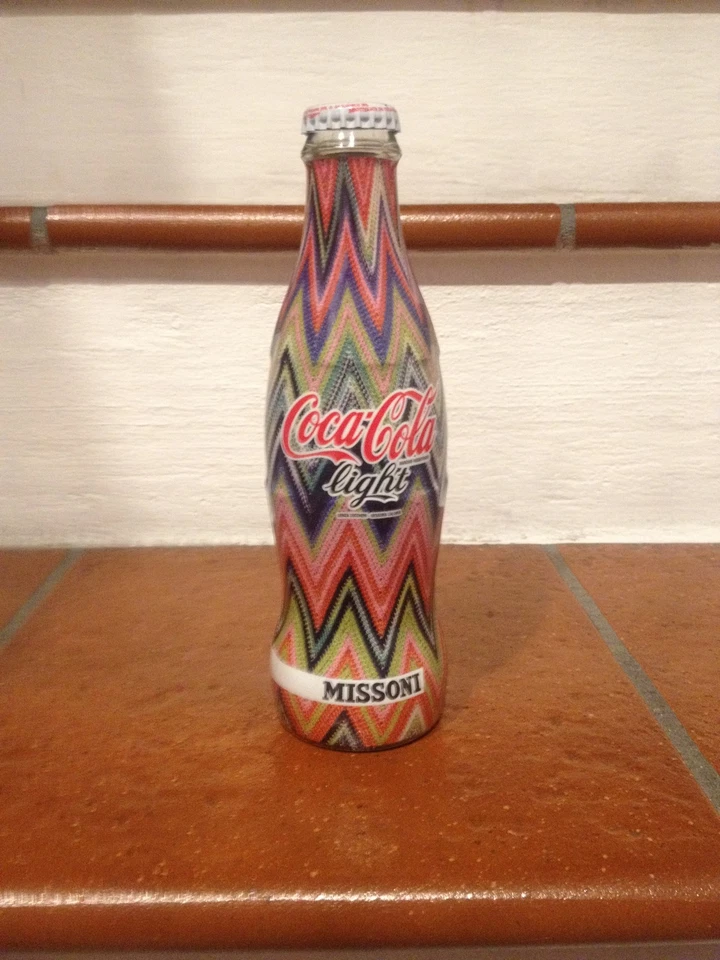 Coca Cola Ligth da serie:Tribute to fashion 2009 "Missoni" vetro 250ml :Leggi: