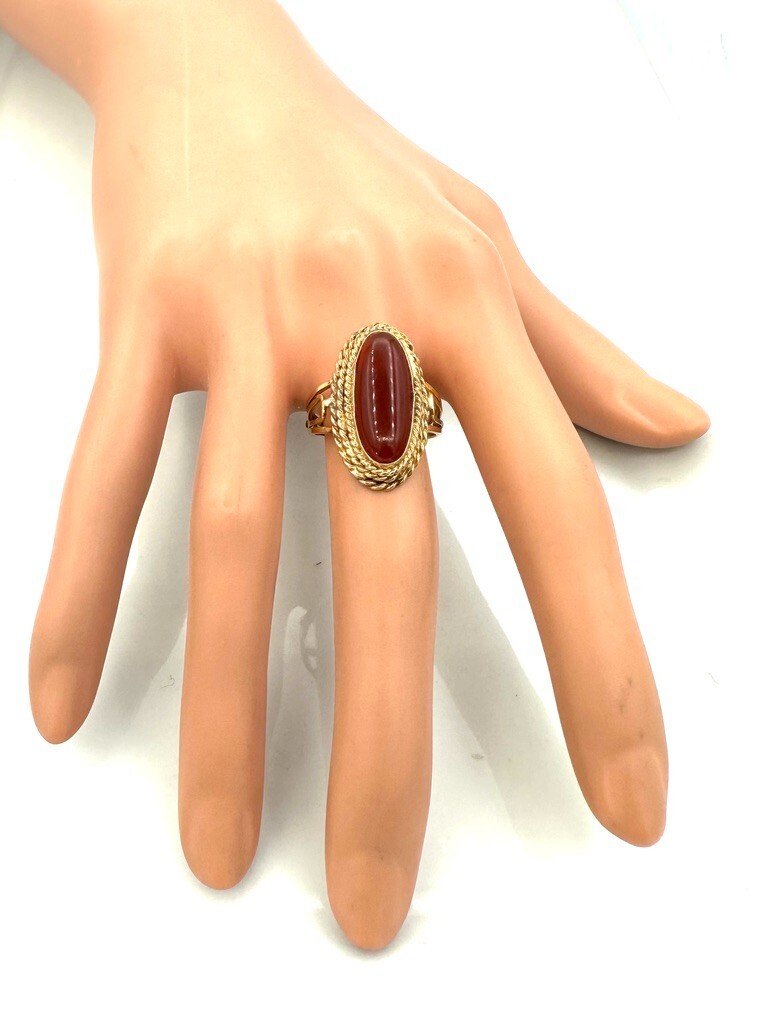 Bague En Or 18 Carats (750/1000) Avec Cabochon En Cornaline - 7,17g - Poinçon Tête D'Aigle - Occasion
