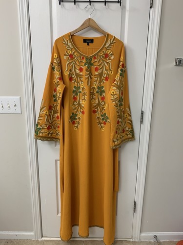 Mustard Yellow Embroidered Dress / Arab Traditional Abaya - Picture 11 of 23