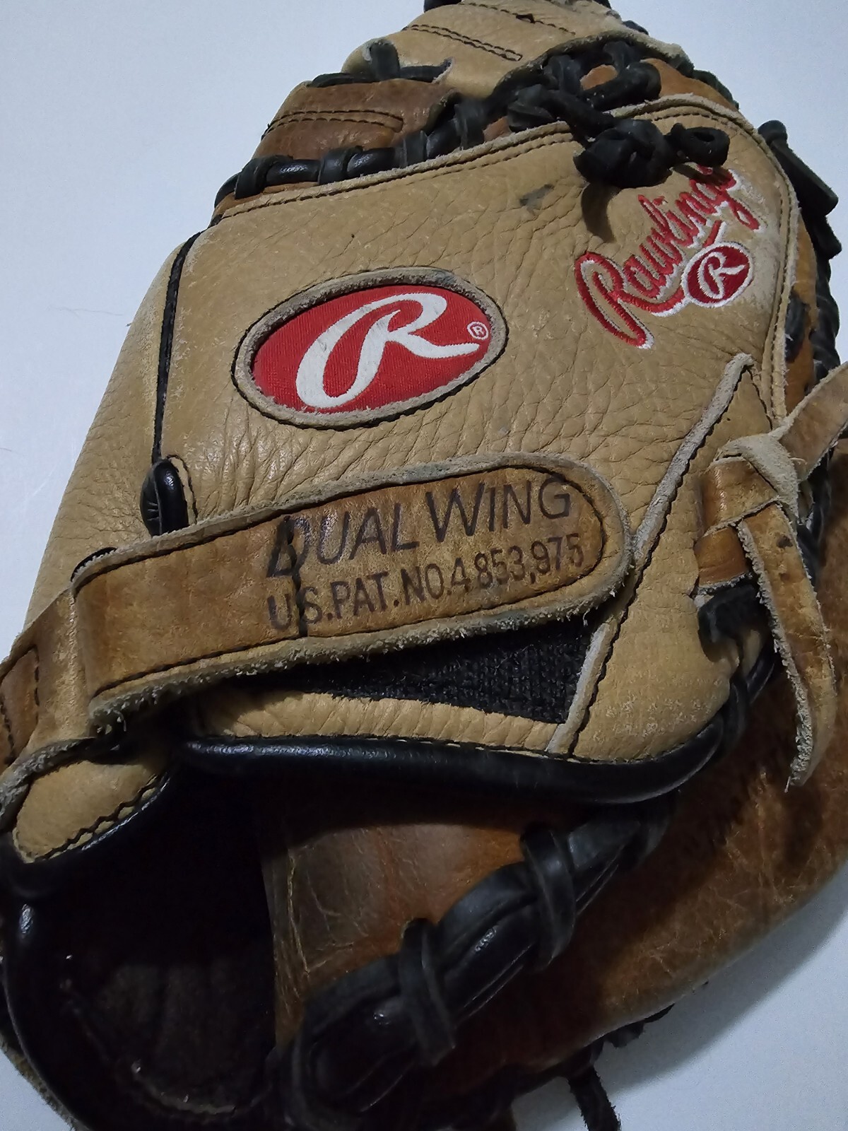 Rawlings CSCMFPY Champion Girls Broken In Softball Catchers Mitt Right