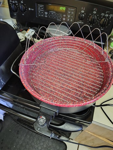deen brothers 16 Inch Electric Skillet - Picture 3 of 5