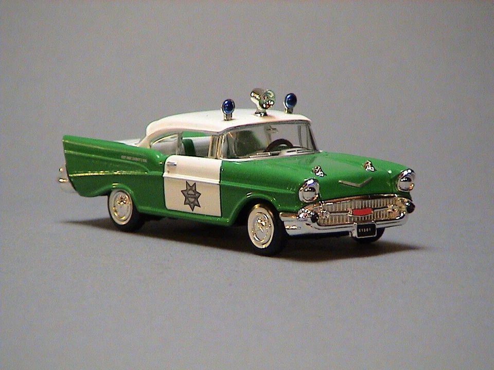 Corgi Classics 1:43 POLICE - CHEVROLET BEL AIR - SHERIFF'S CAR SAN DIEGO - Immagine 4 di 4