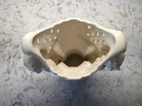 KERAMIKVASE CHERUB / ENGEL FIGURAL mit gelben Rosen 9"" breit x 10,25"" hoch - Bild 5 von 6