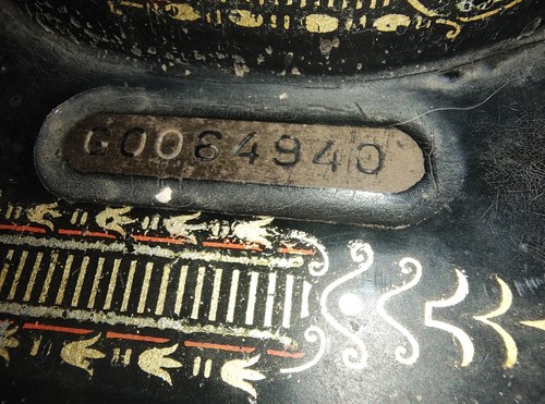 Beautiful Antique Singer Sewing Machine G0064940 Red Eye *Rare *See Description* - Picture 6 of 9