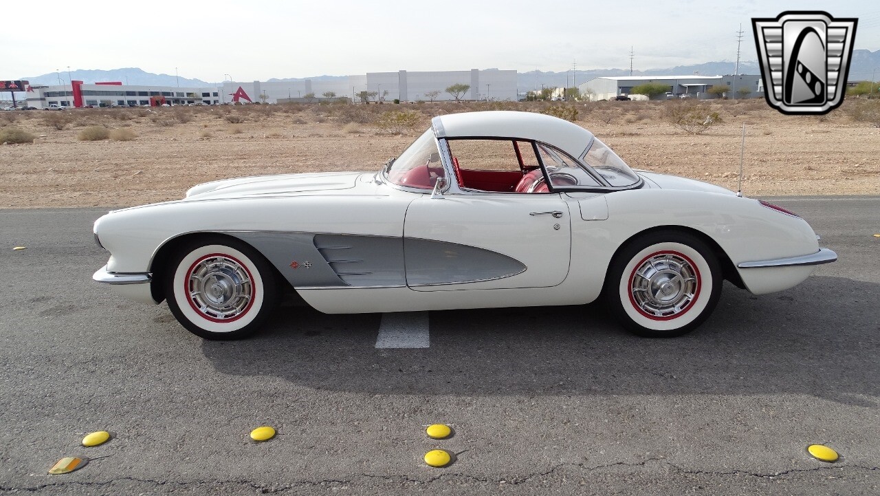 1960 Chevrolet Corvette - Picture 4 of 12