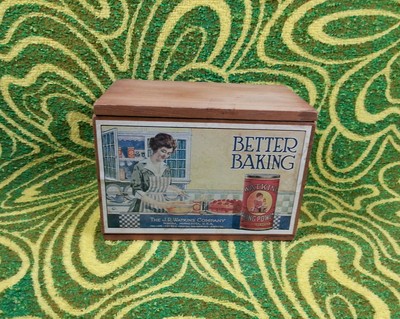 Vintage wood recipe box Vintage wood recipe box