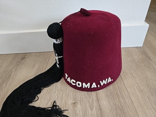 Vintage Jeweled MASONIC YEMAN NO. 152 Iconic Wool Shriner Fez Hat Tasseled USA - Picture 3 of 5