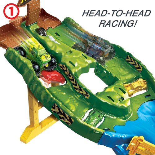 Hot Wheels Monster Trucks Wreckin' Raceway with 2 Toy Trucks: Bigfoot & Gunkster - Picture 3 of 6
