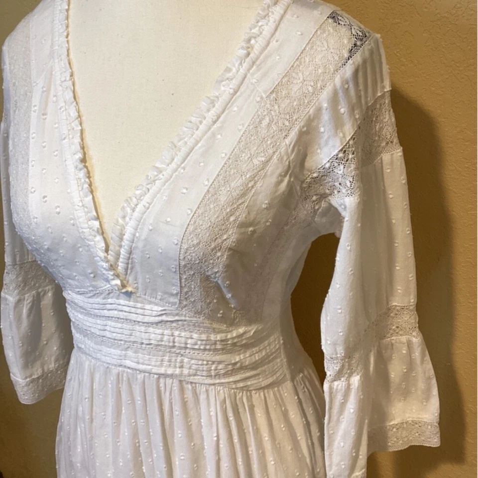 White Sundance 100% Cotton Embroidered Dress, Size Extra Small, Lace and ruffle - Image 2 of 4