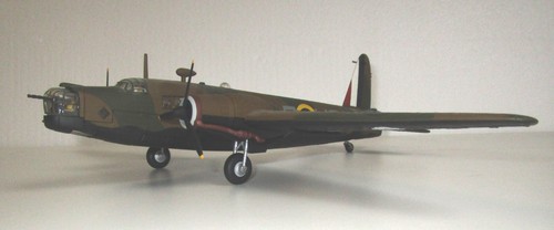 CORGI AVIATION ARCHIVE AA34801 VICKERS WELLINGTON Mk1 A No9 Sqn HONNINGTON 1939 - Picture 14 of 24