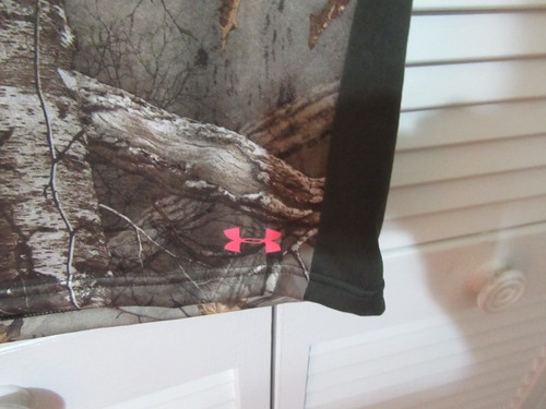 Under Armour Camo Top,Women L,NWT,camo, trees, leaves,designed to keep cool, dry - Picture 7 of 10