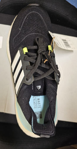 Adidas Ultraboost 22 Womens - Black/White-Multicolor GX6658 - US Size 7.5 - Picture 2 of 5